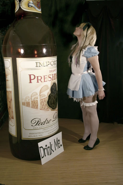 Alice - Drink Me. 2