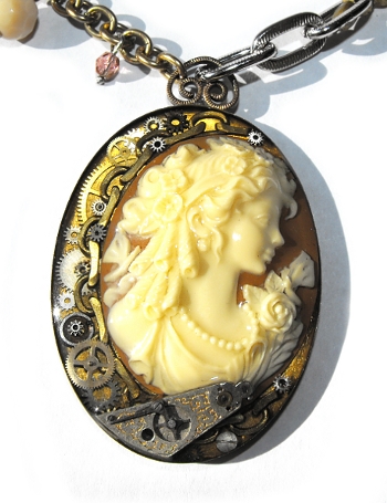 Clockwork Cameo detail