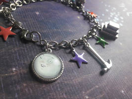 The Outer Worlds charm bracelet detail