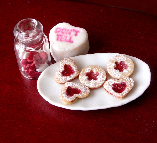 1:12 Scale Linzer Cookies