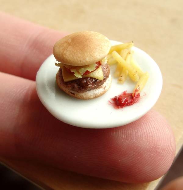 1:12 Scale Cheeseburger and Fries