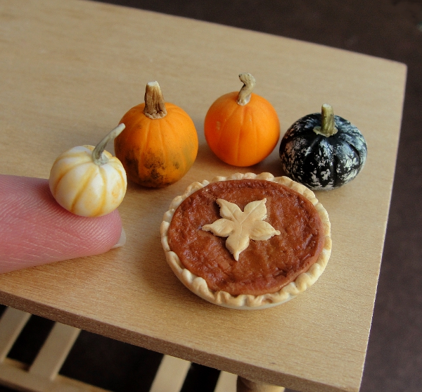 1:12 Scale Pumpkin Pie