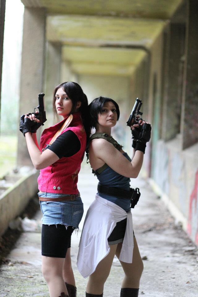 Jill Valentine and Claire Redfield with u/ashenreina from Resident Evil  [self] : r/cosplay