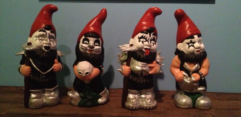 kiss gnomes