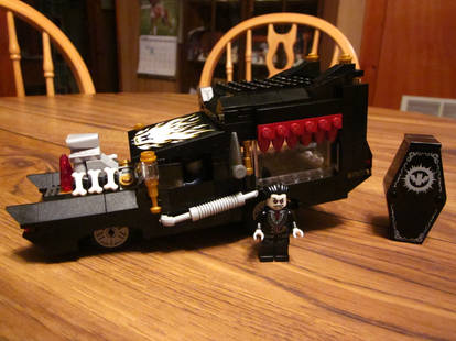 LEGO Monster Fighters  The Vampyre Hearse