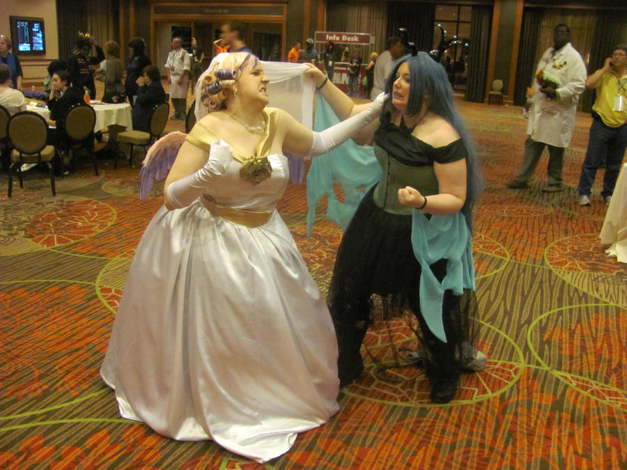 Animefest '12 - Cadance vs Queen Chrysalis