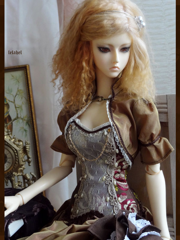 Jeline - brown victorian