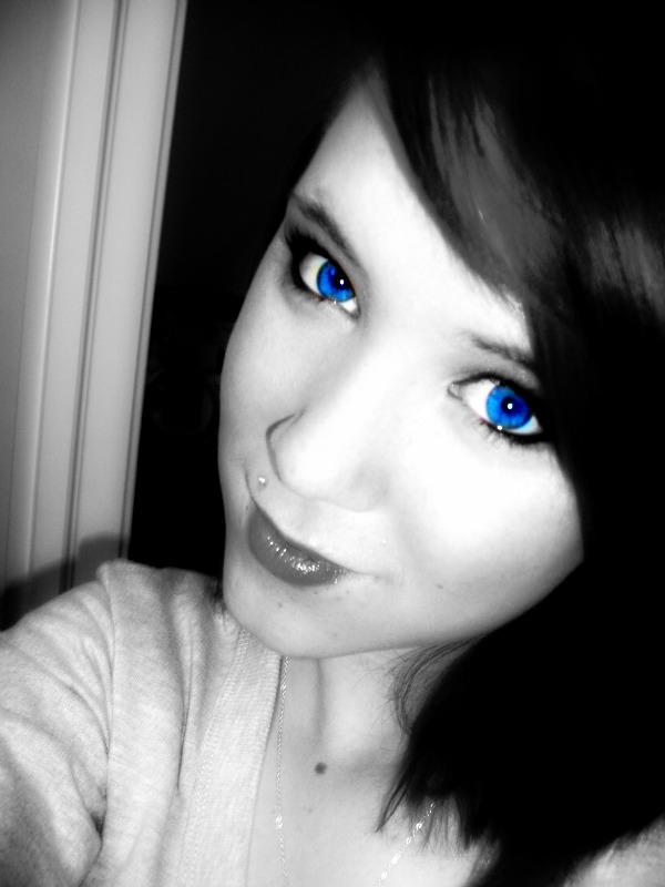 Blue Eyed Girl By Crazzzybattlefield On Deviantart