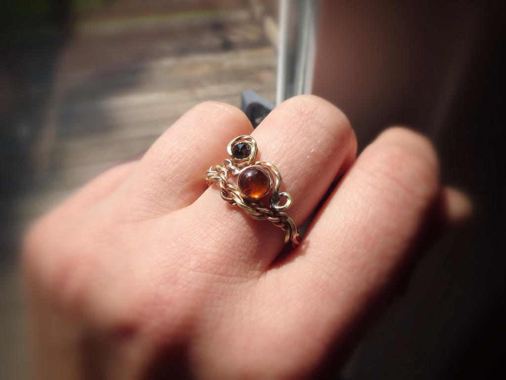 Twisted bronze ring with Amber and Spinel