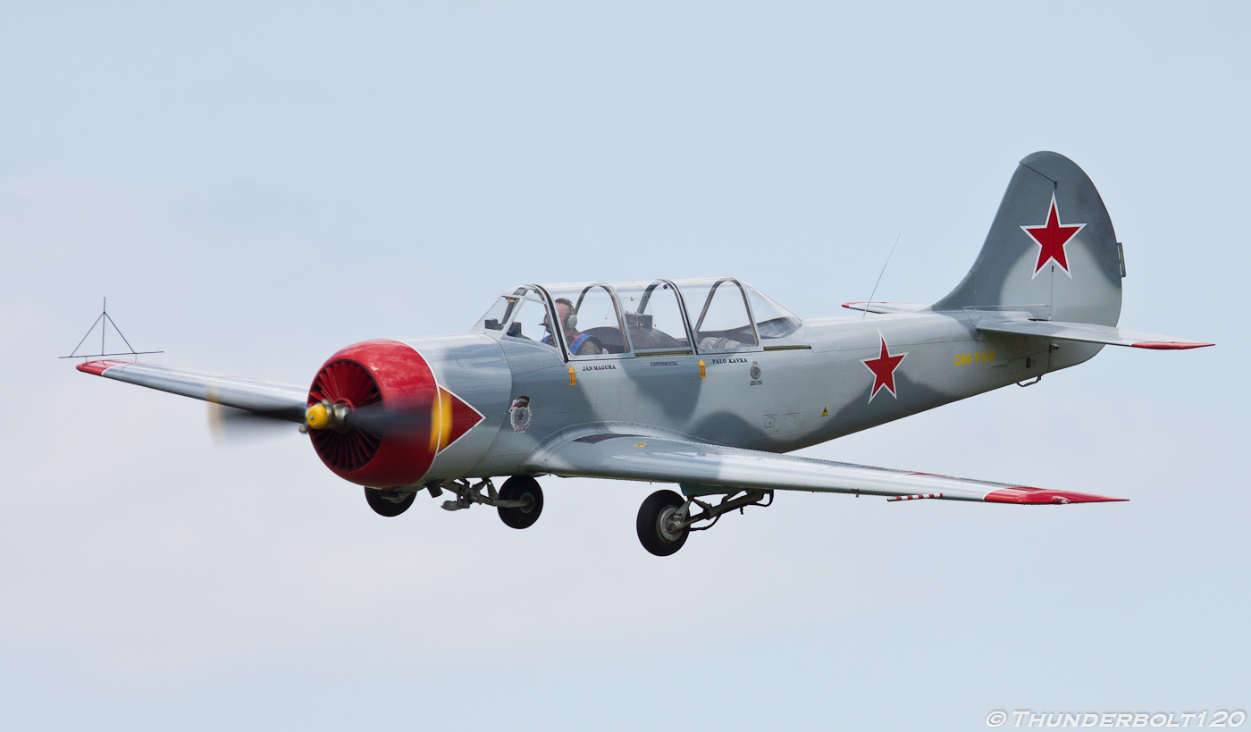 Yak-52