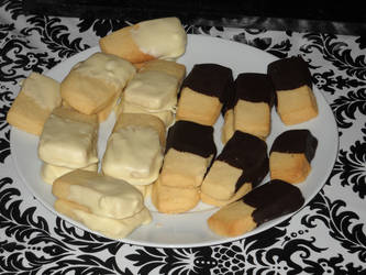 Chocolate dipped shortbread