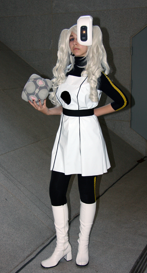 GLaDOS Cosplay- 01