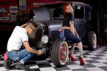 Garage Girl Pin-Up