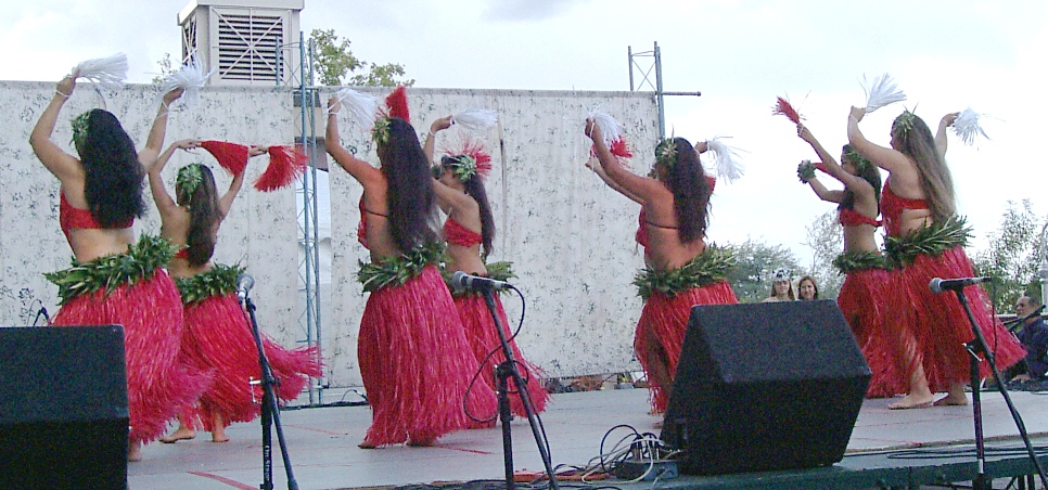 Hula Dancers