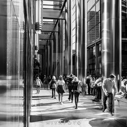 Weekend Crowds at Canary Wharf