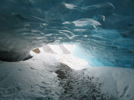 Icecave wave roof