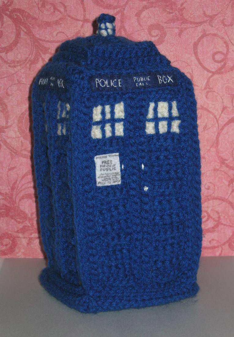 Amigurumi TARDIS w/video of sound card