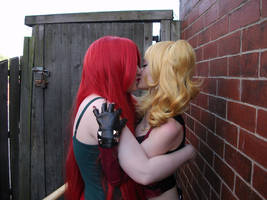 Harley and Ivy, kisses