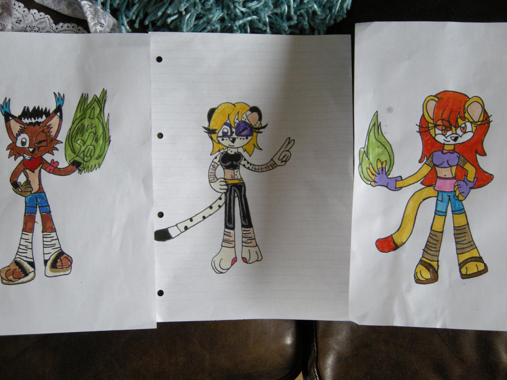 Scott, Jessica and Kiara in their Sonic Boom style