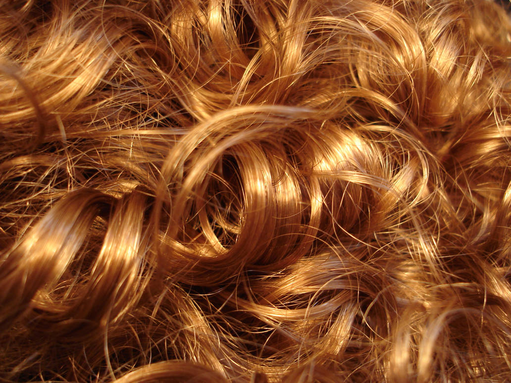 Золотые кудряшки. Текстура волос. Золотые волосы. Золотые волнистые волосы. Золотистые кудрявые волосы.