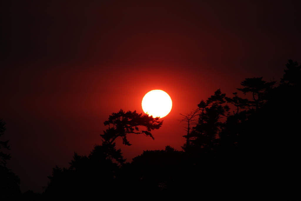 The Red Sun Falls