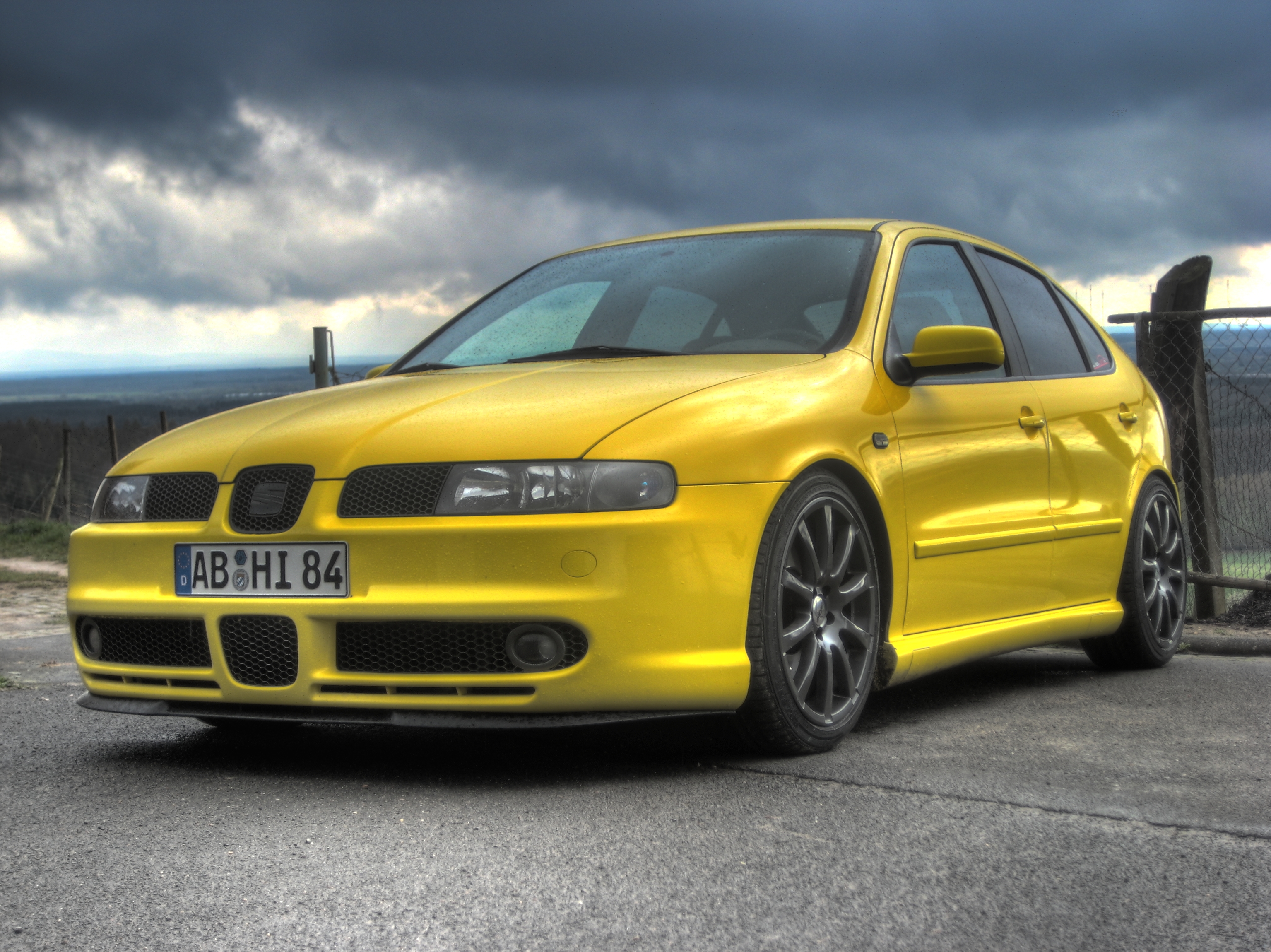 Seat Leon Yellow 1M HDR Front by snakebite84 on DeviantArt
