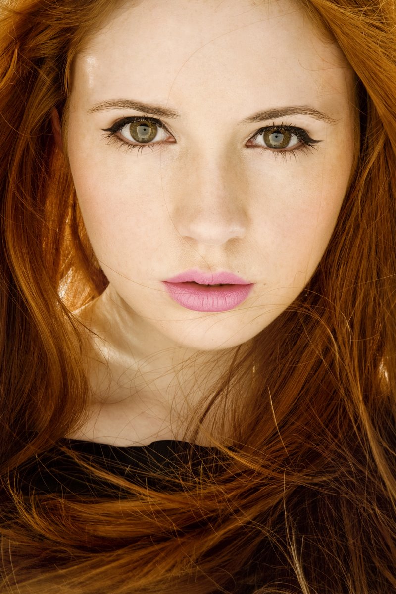 Karen Gillan vs. Kate Upton (Part One)