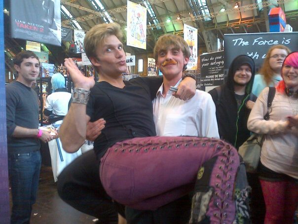 mcm expo my holding vic mignogna