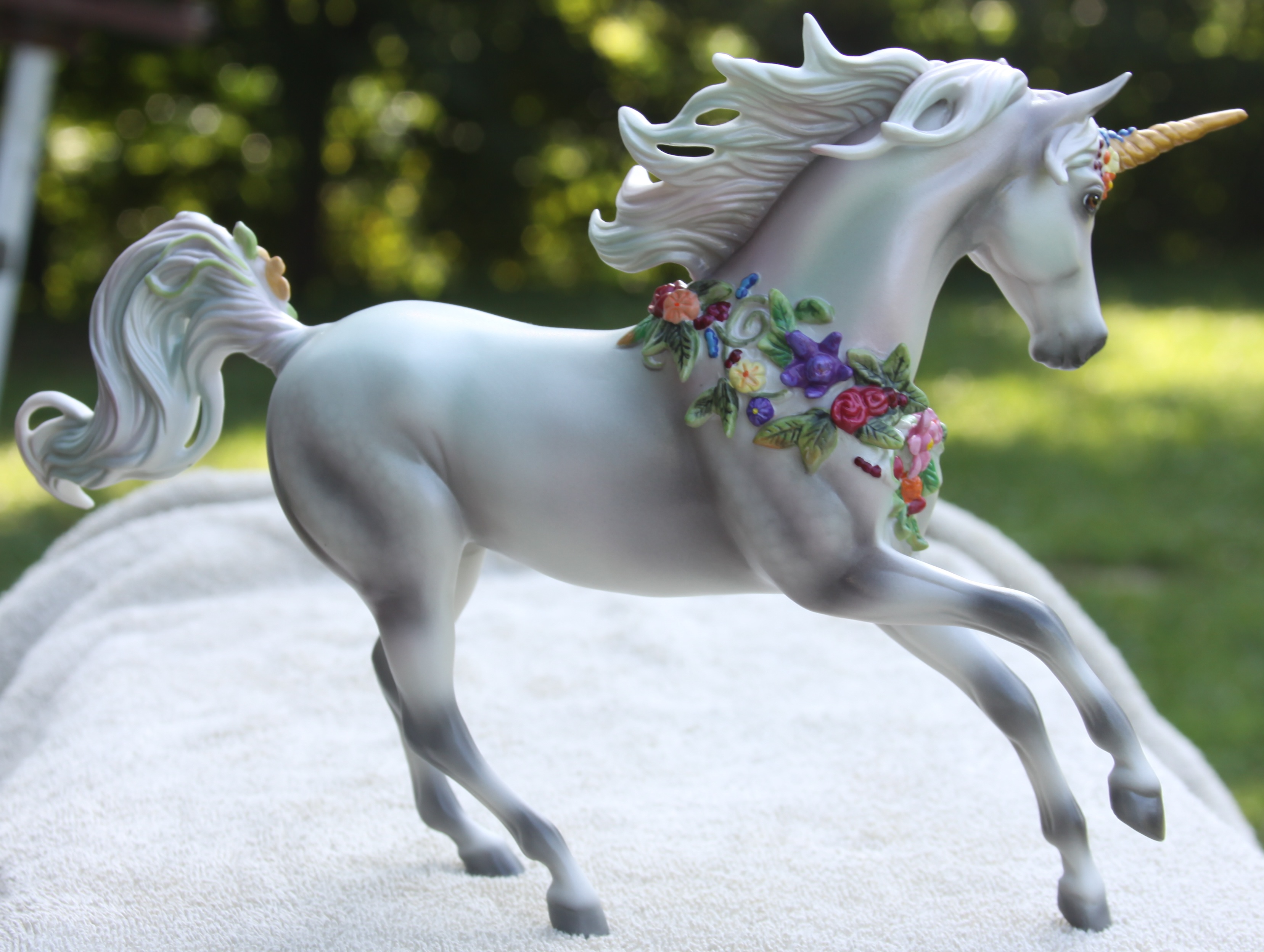 Breyer Unicorn Aurora Stock 3