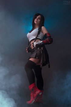 Tifa Lockhart hot cosplay