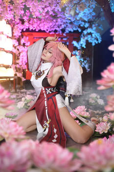 Yae Miko in Cinju forest
