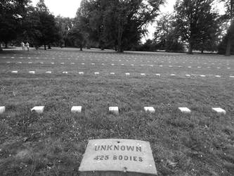 425 unknown graves