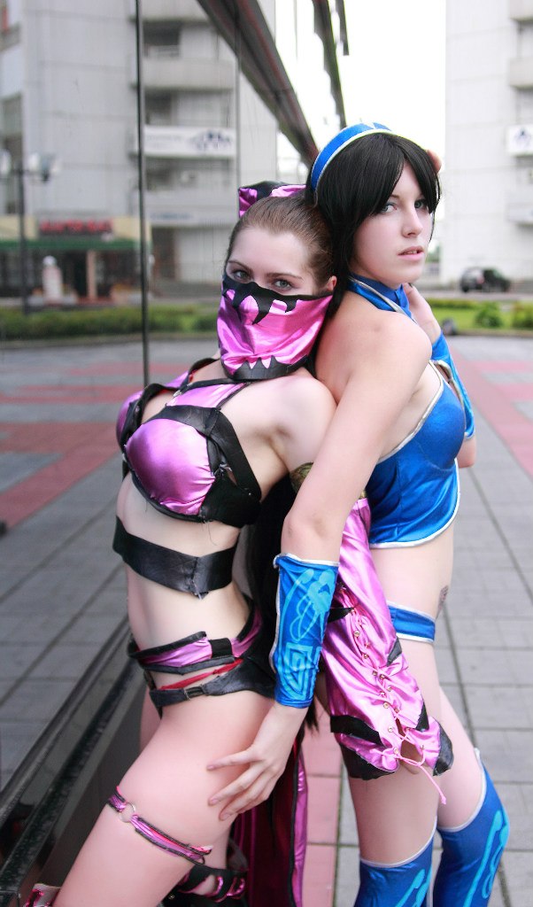 sexy Kitana and Mileena