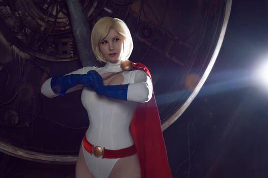 Power Girl cosplay