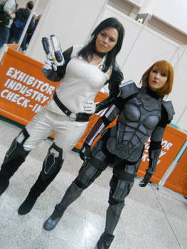 Jane Shepard and Miranda Cosplay