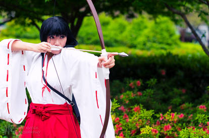 Priestess Kikyo Shoots Arrow [Inuyasha Cosplay]