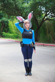 Judy Hopps Reporting for Duty [Zootopia Cosplay]