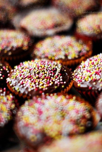 Rainbow cupcakes