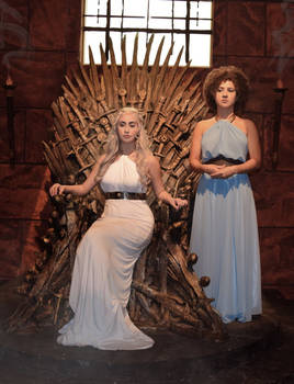Daenerys Targaryen - Iron Throne
