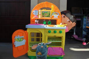 Tutter at Dora's Talking Kitchen