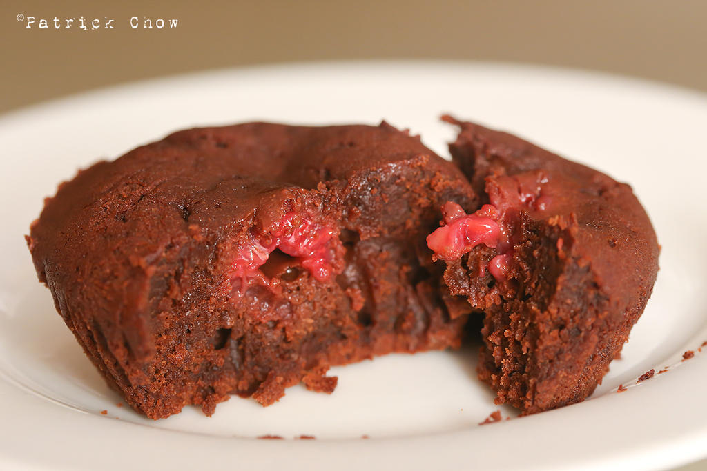 Raspberry lava cake 2