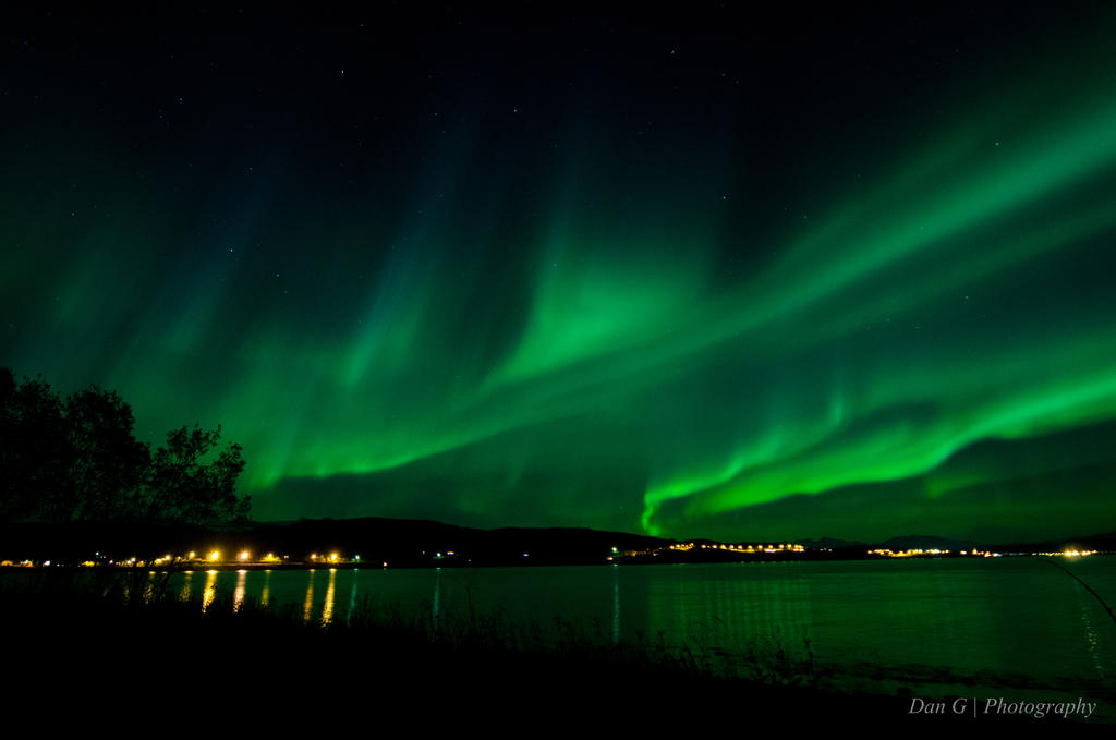 Aurora Borealis 10/07 - 2 by dannert