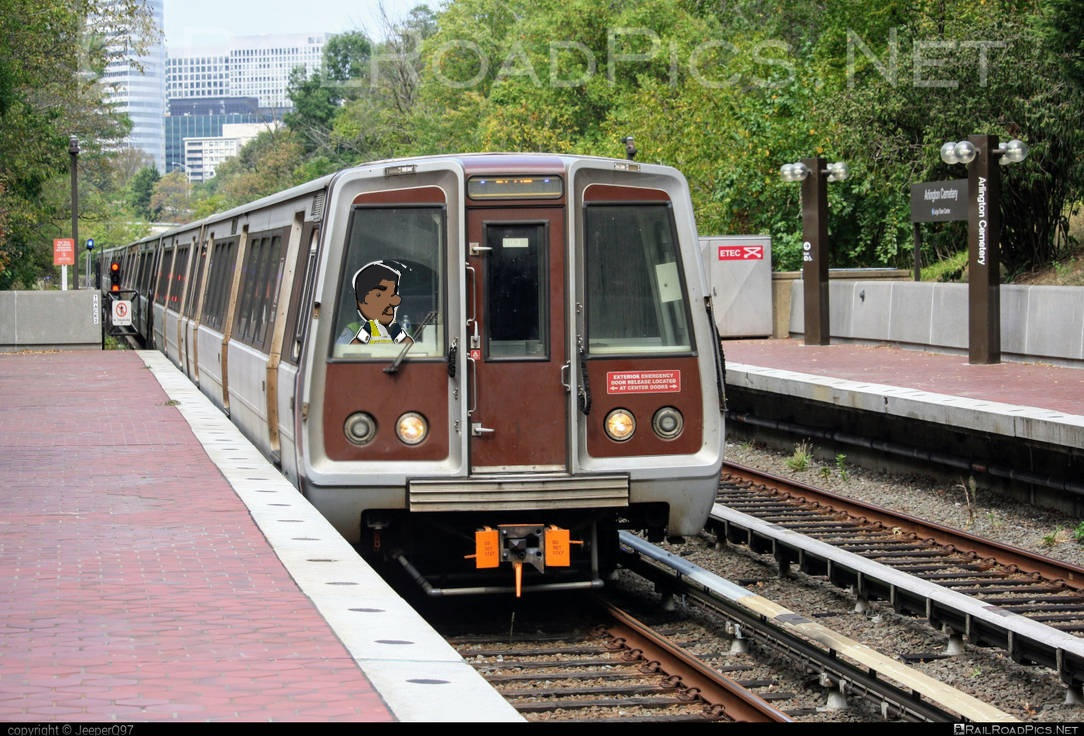 Wmata Train Sticker Wmata Blue Line Train Approaching The Station by Edicitareiffen on ...