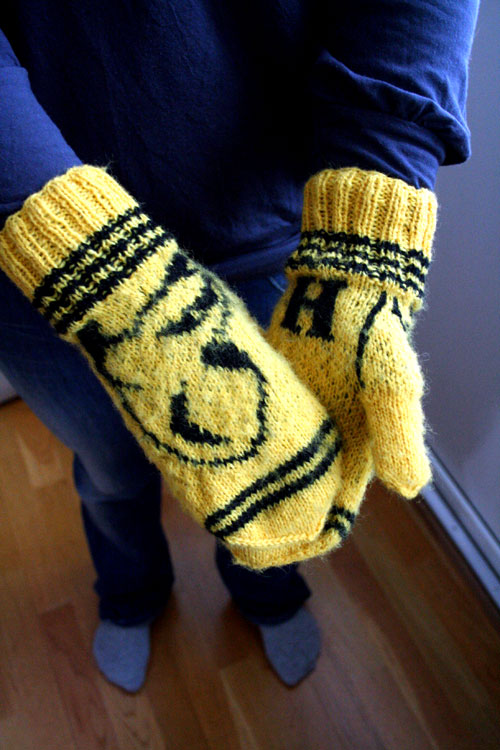 Hufflepuff mitts