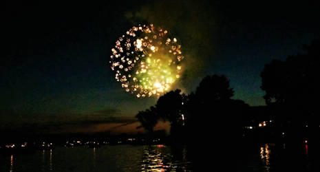 Oakland Lake Fireworks (14)