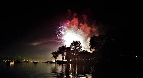 Oakland Lake Fireworks (29)