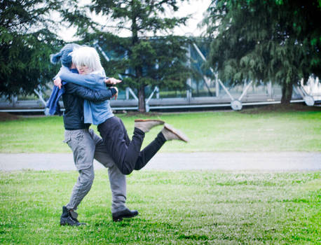 Shion And Nezumi Cosplay - Back Into Your Arms