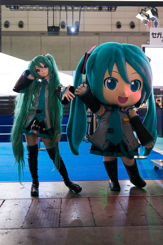 hatsune miku and mikudayo