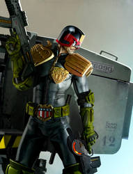 judge dredd guns