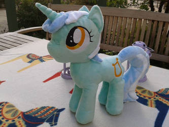 Lyra Plushie